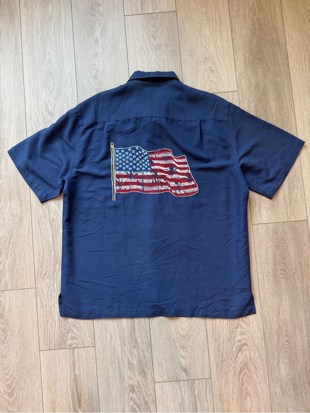 Caribbean vintage shirt men L blue USA embroidered flag short sleeve button up